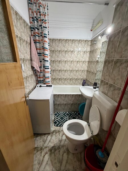 Nicolae Grigorescu, 2 minute metrou, bloc mixt,